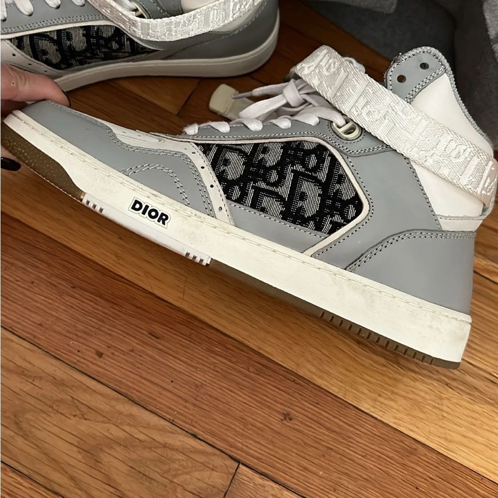 Xl Dior hoodie. Size 8 matching sneakers. - Picture 4 of 5